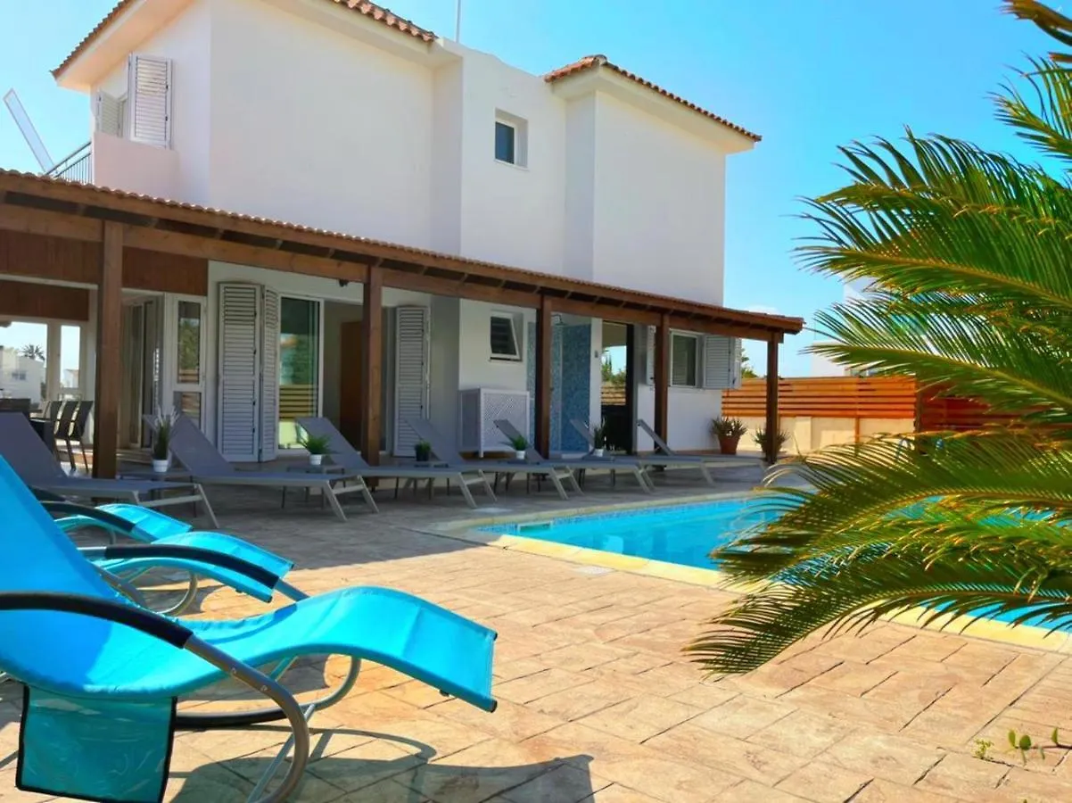 Tarracotta Villa 4 Bedroom, Near איה נאפה